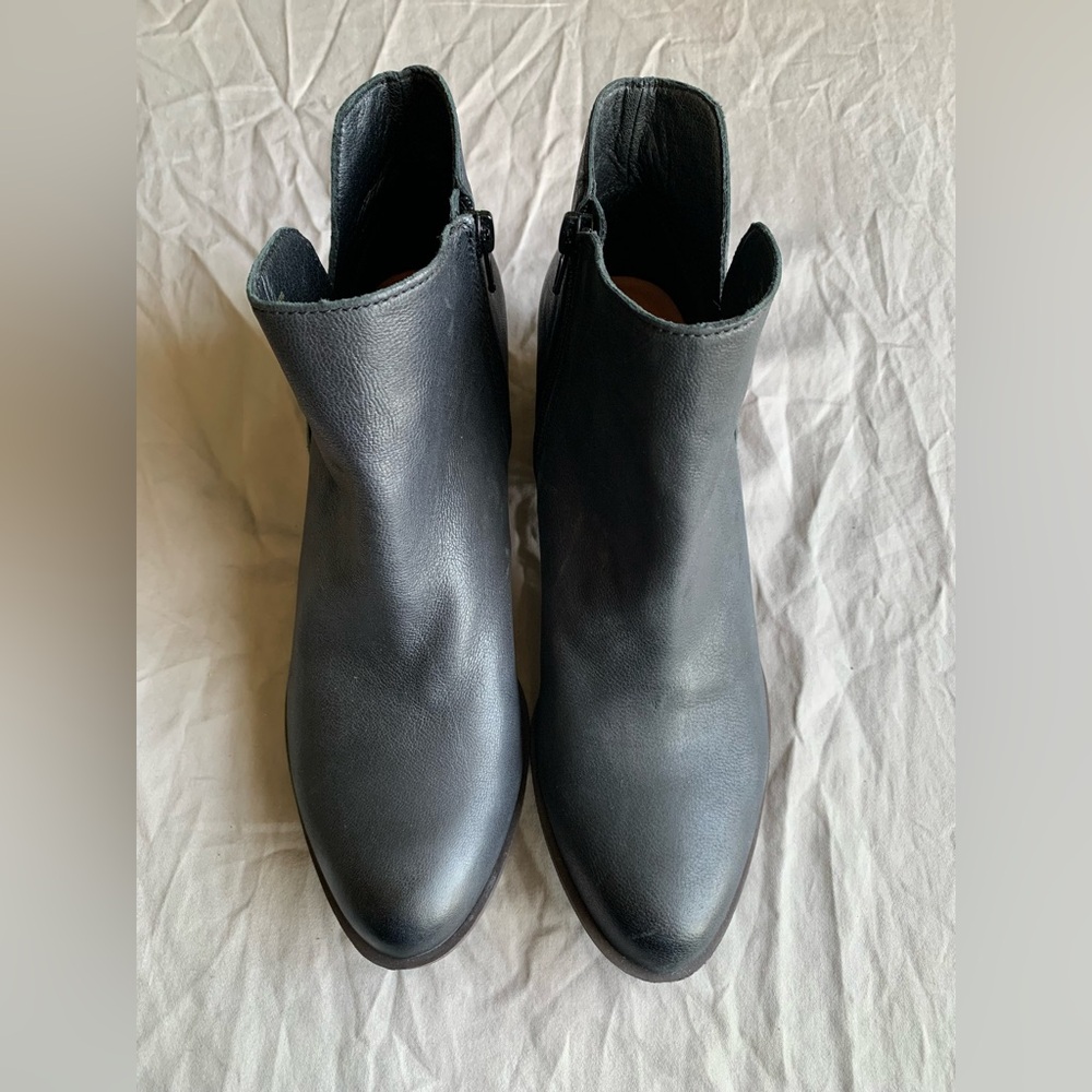 Lucky Brand Black Leather Ankle Booties with Side Zip 10